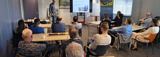 ondernemersborrel april 25.jpg